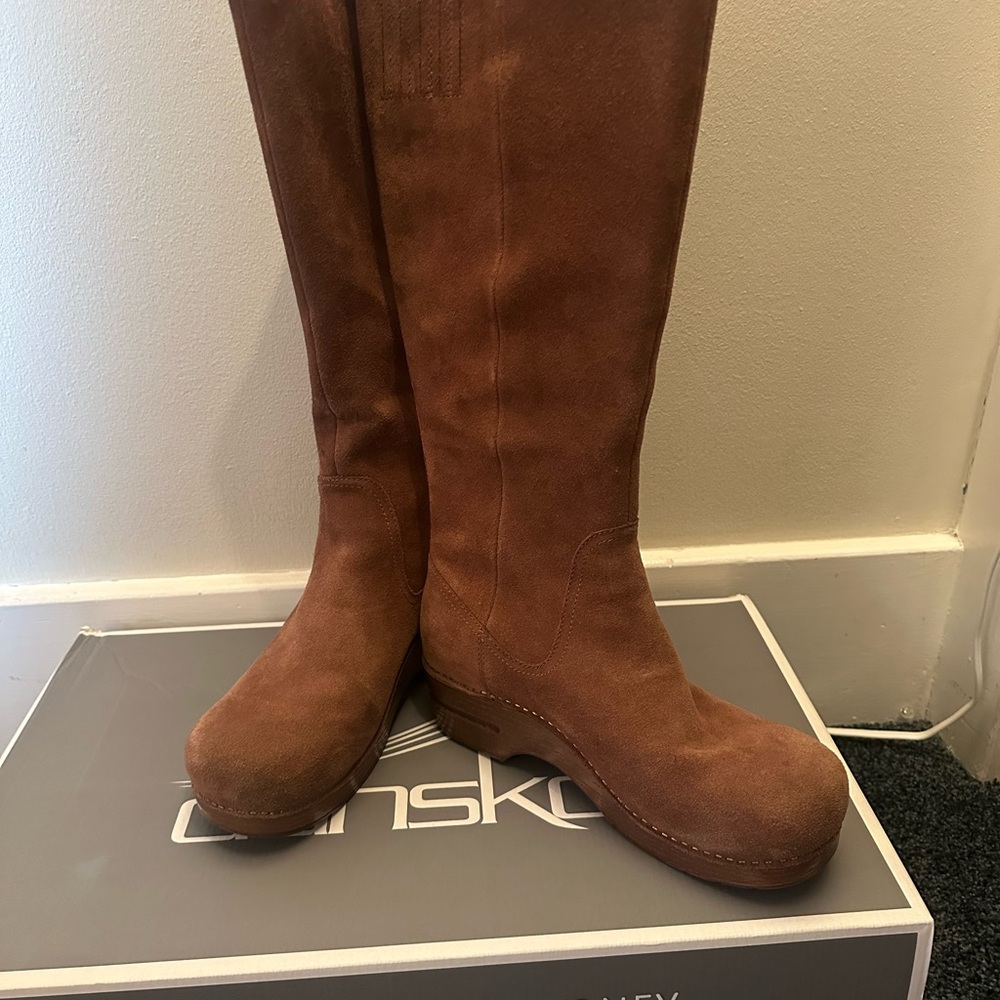 Dansko Women's Shelbie Waterproof Suedw Boots